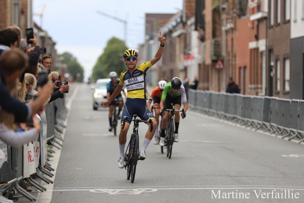 Benjamin Coates snelste van 4 in Passendale | cyclingsite.be