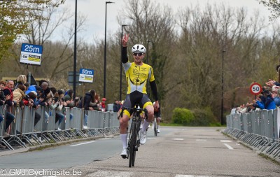 Sander Rietjens wint de GP Het Ijsewiel (foto's) | cyclingsite.be